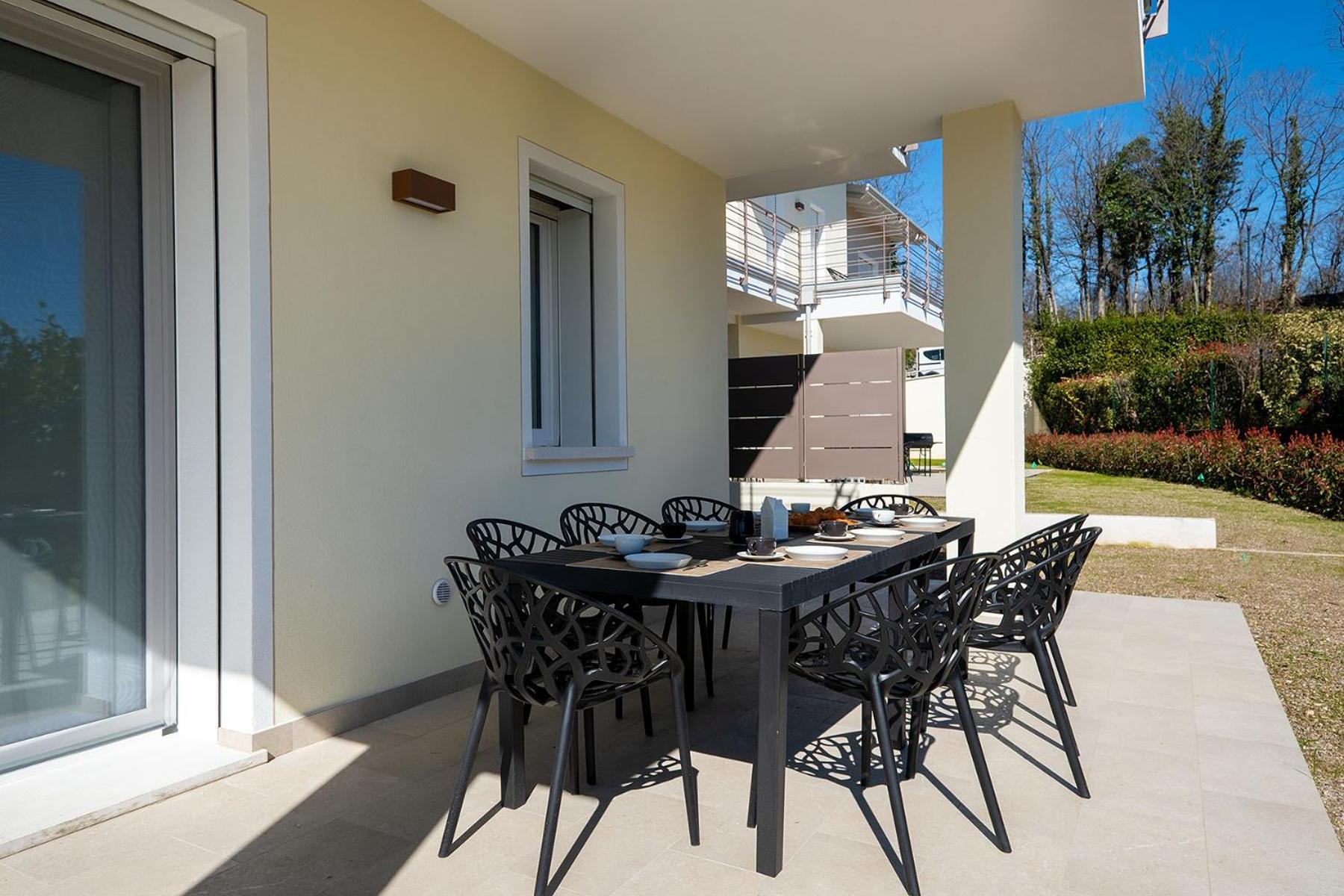 Luxury Villas Gardenia With Private Pool Паденге-суль-Гарда Екстер'єр фото