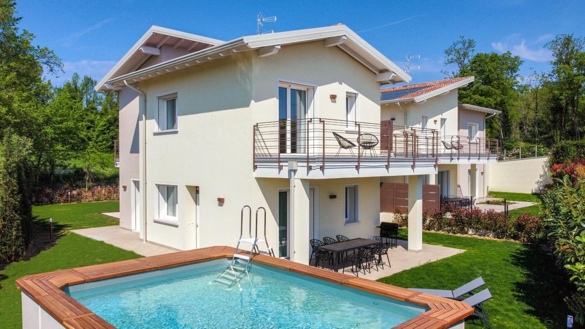 Luxury Villas Gardenia With Private Pool Паденге-суль-Гарда Екстер'єр фото