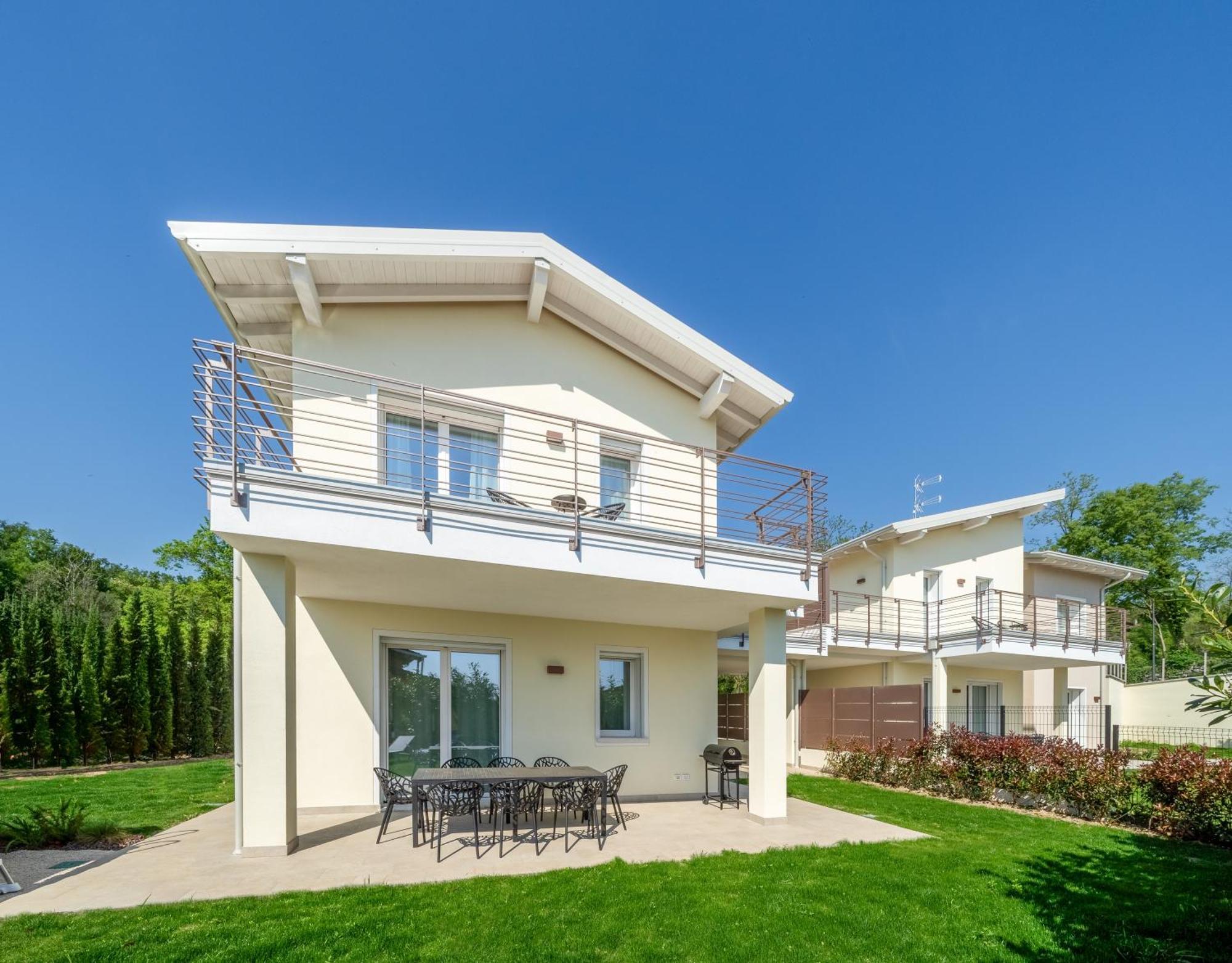 Luxury Villas Gardenia With Private Pool Паденге-суль-Гарда Екстер'єр фото