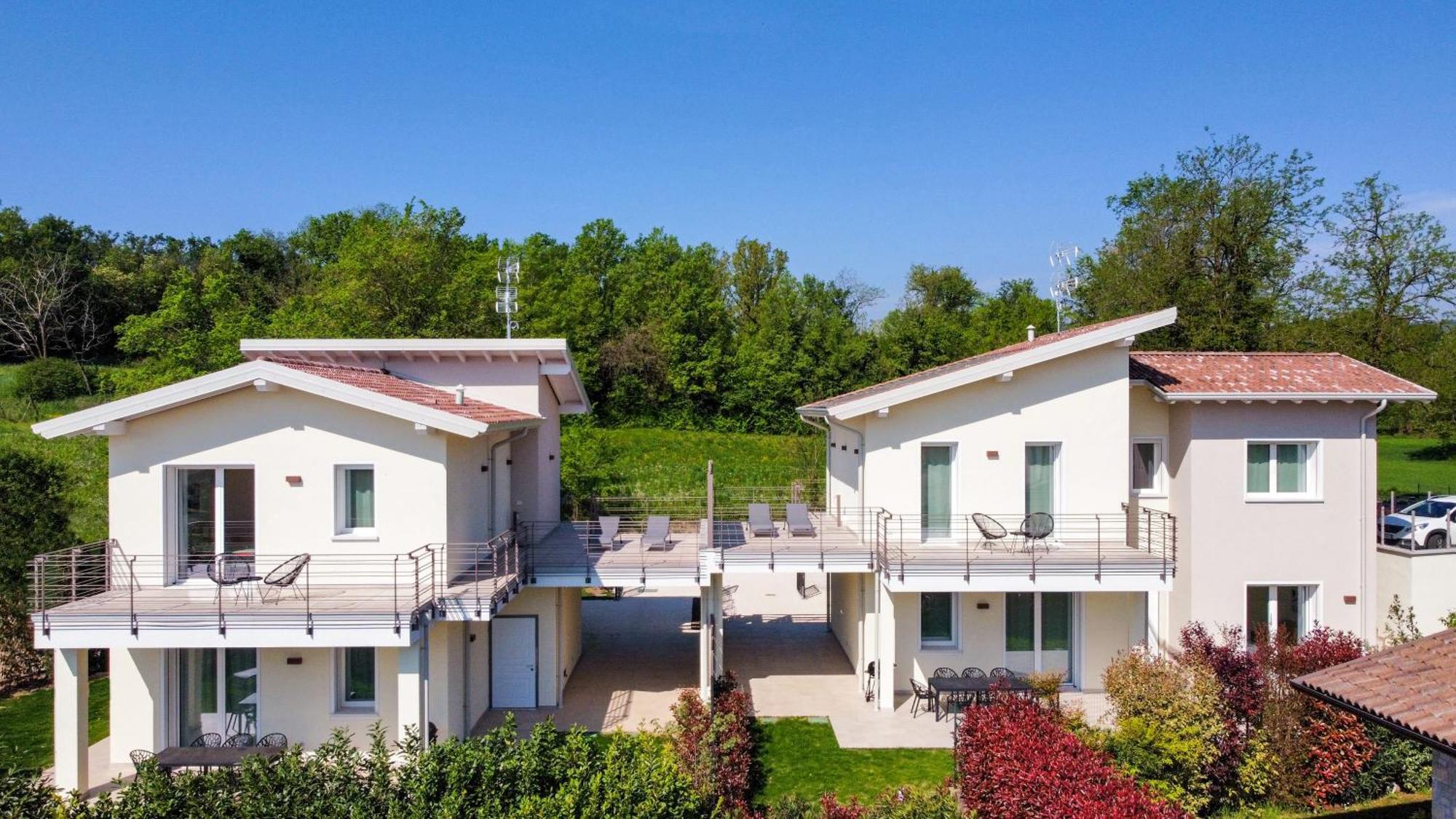 Luxury Villas Gardenia With Private Pool Паденге-суль-Гарда Екстер'єр фото